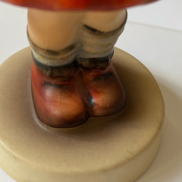 Hummel Goebel Vintage Figurine #96 Little Shopper - Picture 10 of 12